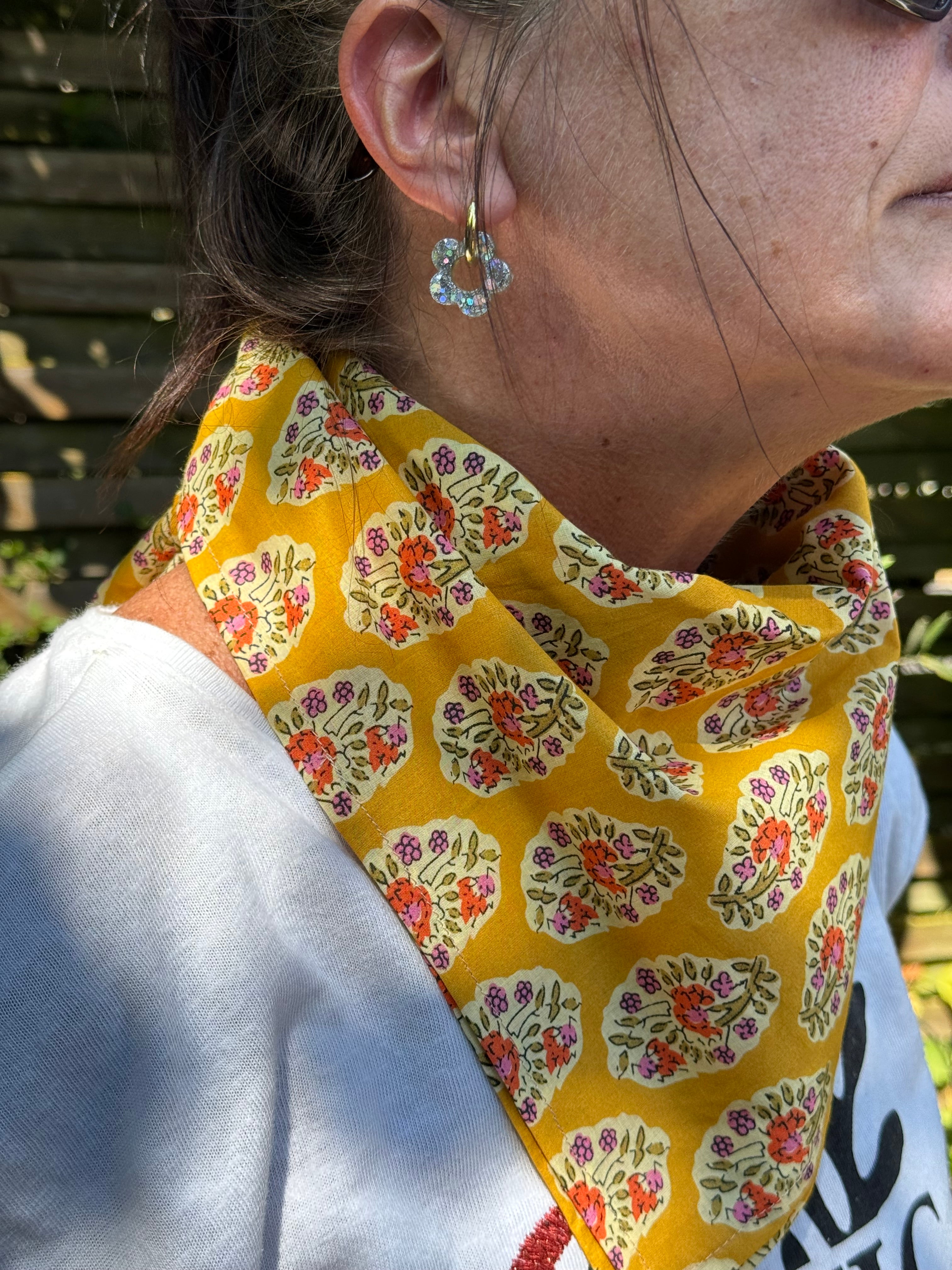 Foulard à fleurs et moutarde Léopold Store