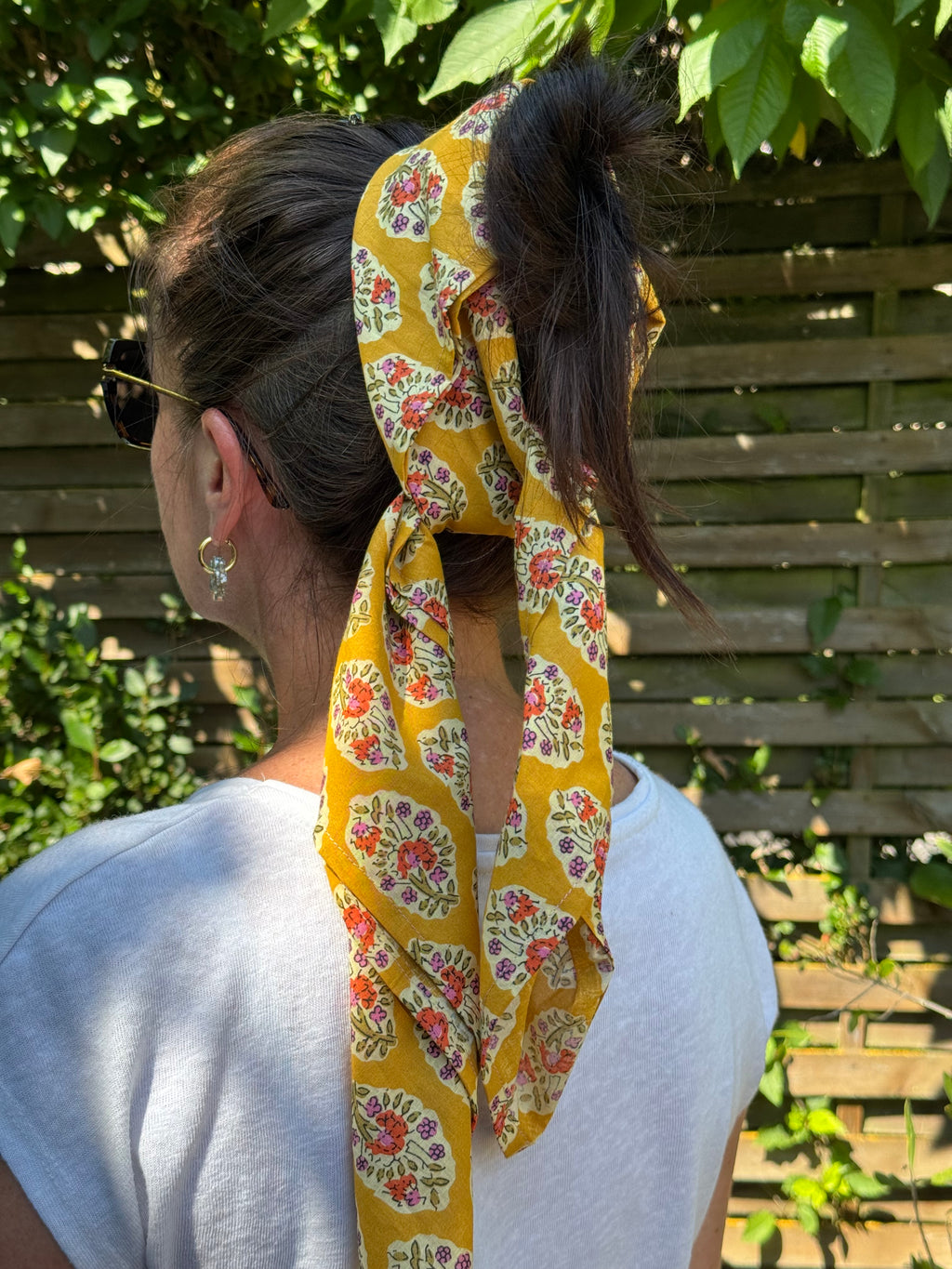 Foulard à fleurs et moutarde Léopold Store